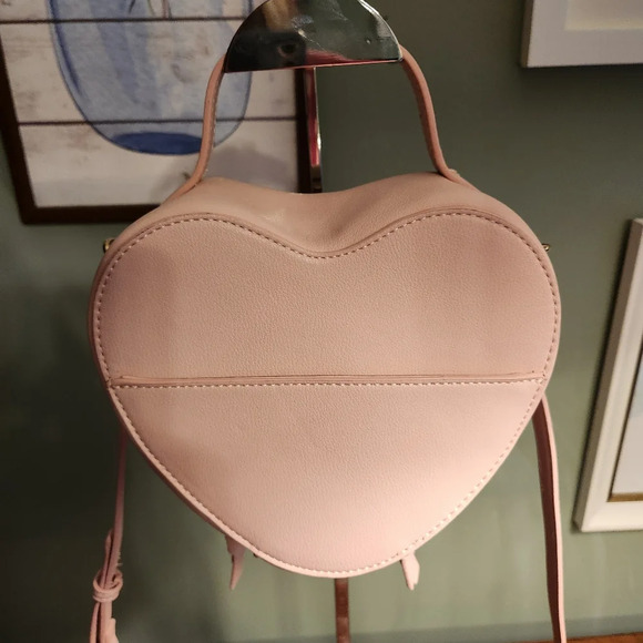 MMS Design Studio Pink Heart-Shaped Bag - Picture 3 of 8